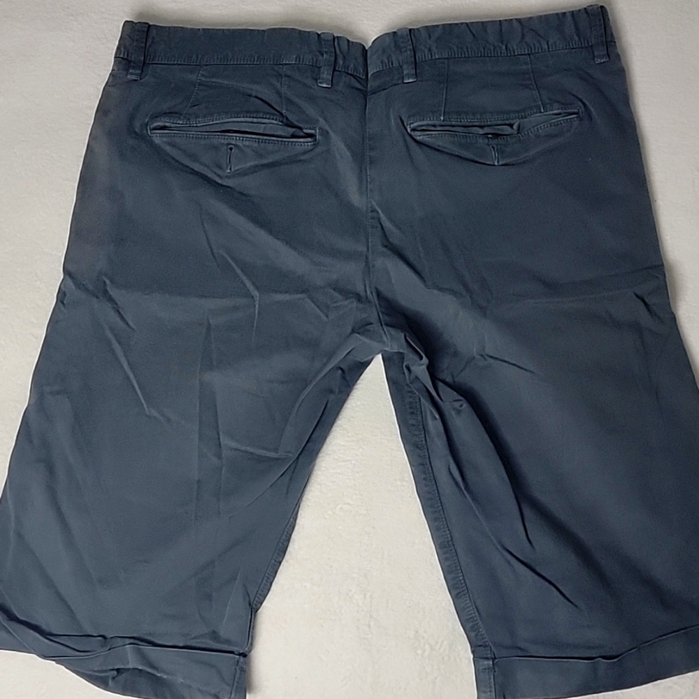 Plain short 🩶 - Picture 6 of 8